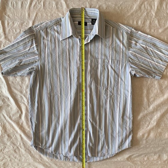 Van Heusen Men's Short Sleeve Button Down Shirt (Size Medium) - Picture 6 of 7